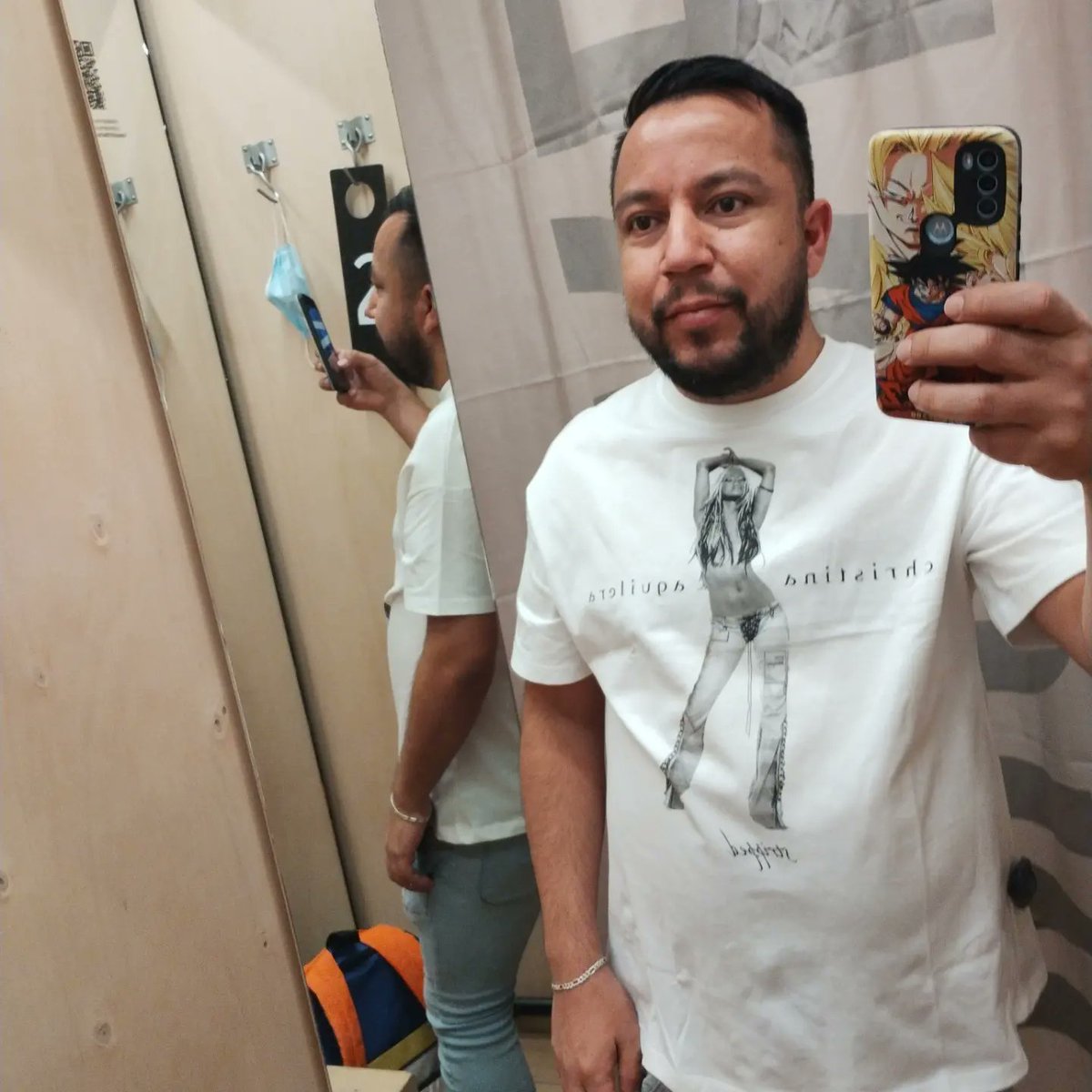 EugenioMontero7's tweet photo. @Bershka @alroro90 La tengo gracias @Bershka https://t.co/SRl5RHdg6c