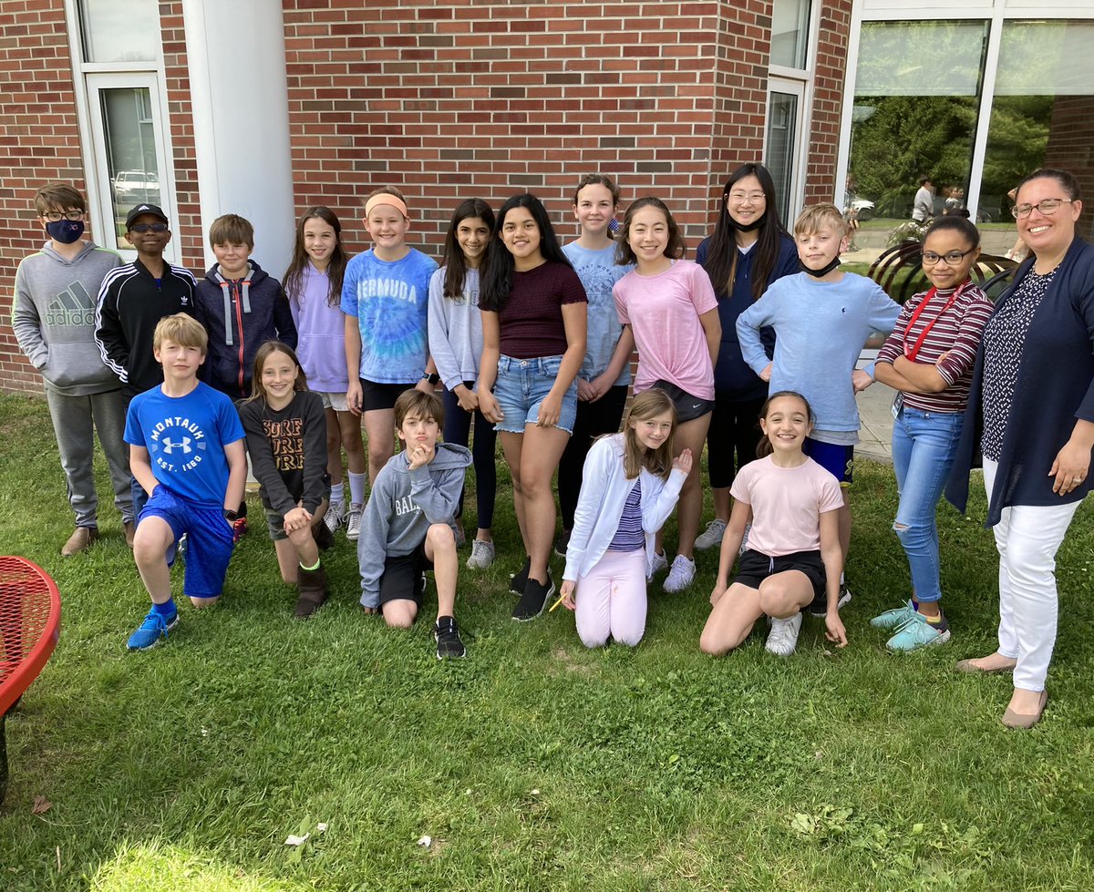 SarahGranite's tweet image. So proud of our Grade 5 Student Leadership Team @SaxeMS who are in the throws of planning our upcoming transition events! Incoming 4th graders…we’re excited to meet you next week! @EastSchoolNC @South_School @WestSchoolNC