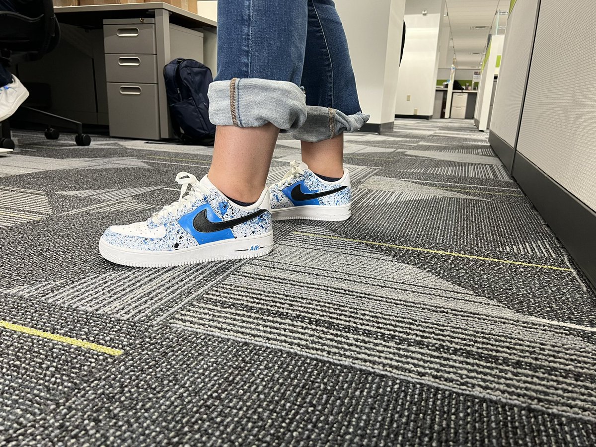 You know I got my custom KAMO Kicks on today!!! #KAMOSpiritWeek #EmployeeAppreciationWeek #winMOORE @KAMOkonnects