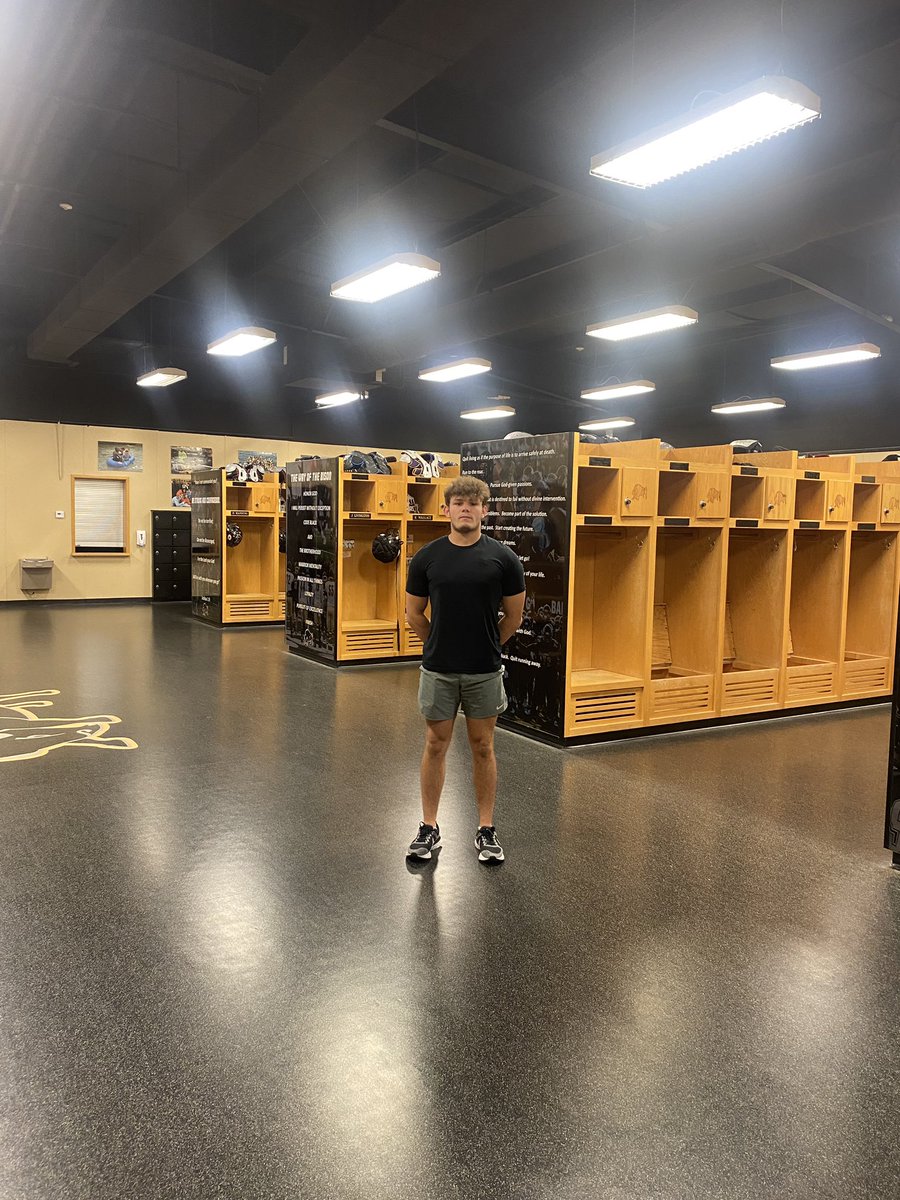 lcolemire1's tweet photo. Had a great time @Harding_FB camp ❗️@CoachBray_HU @PaulSimmonsHU @Ryle_Football @Coach_S_Gray https://t.co/Uj3w7PQWyh