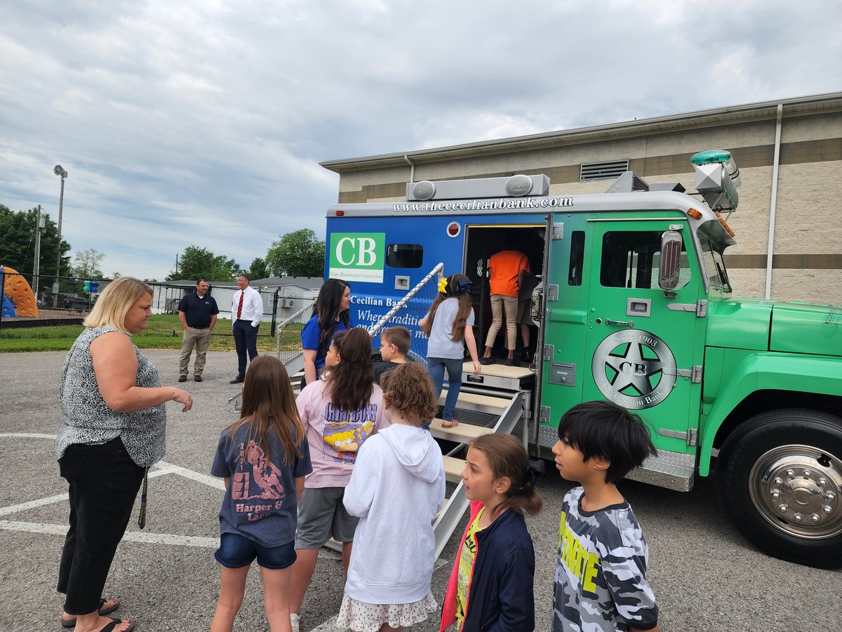 EisWorkforce's tweet photo. More pictures of the great day with these amazing vehicle day at Morningside. https://t.co/mTjBasEwcK