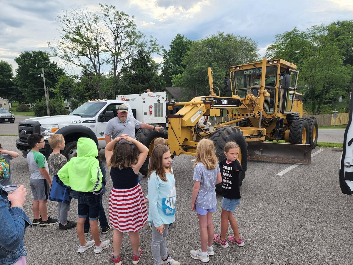 EisWorkforce's tweet photo. More pictures of the great day with these amazing vehicle day at Morningside. https://t.co/mTjBasEwcK