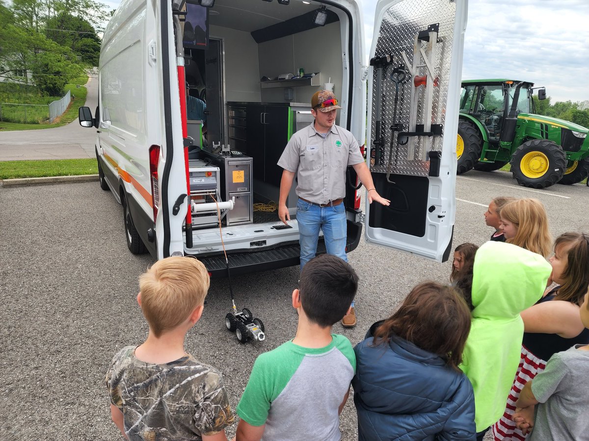 EisWorkforce's tweet photo. More pictures of the great day with these amazing vehicle day at Morningside. https://t.co/mTjBasEwcK