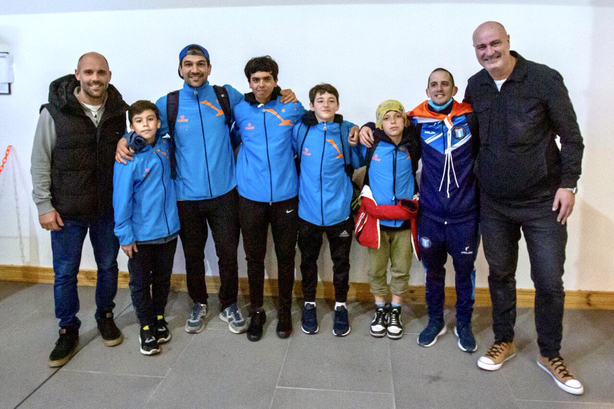 WalterVuotoTDF's tweet photo. Acompañamos el regreso a la ciudad de los integrantes de la Escuela de Bikes Ushuaia, después del excelente resultado obtenido en la primera edición del Campeonato Nacional de Escuelas de BMX Freestyle en Bahía Blanca. https://t.co/0ie8ewYtP2