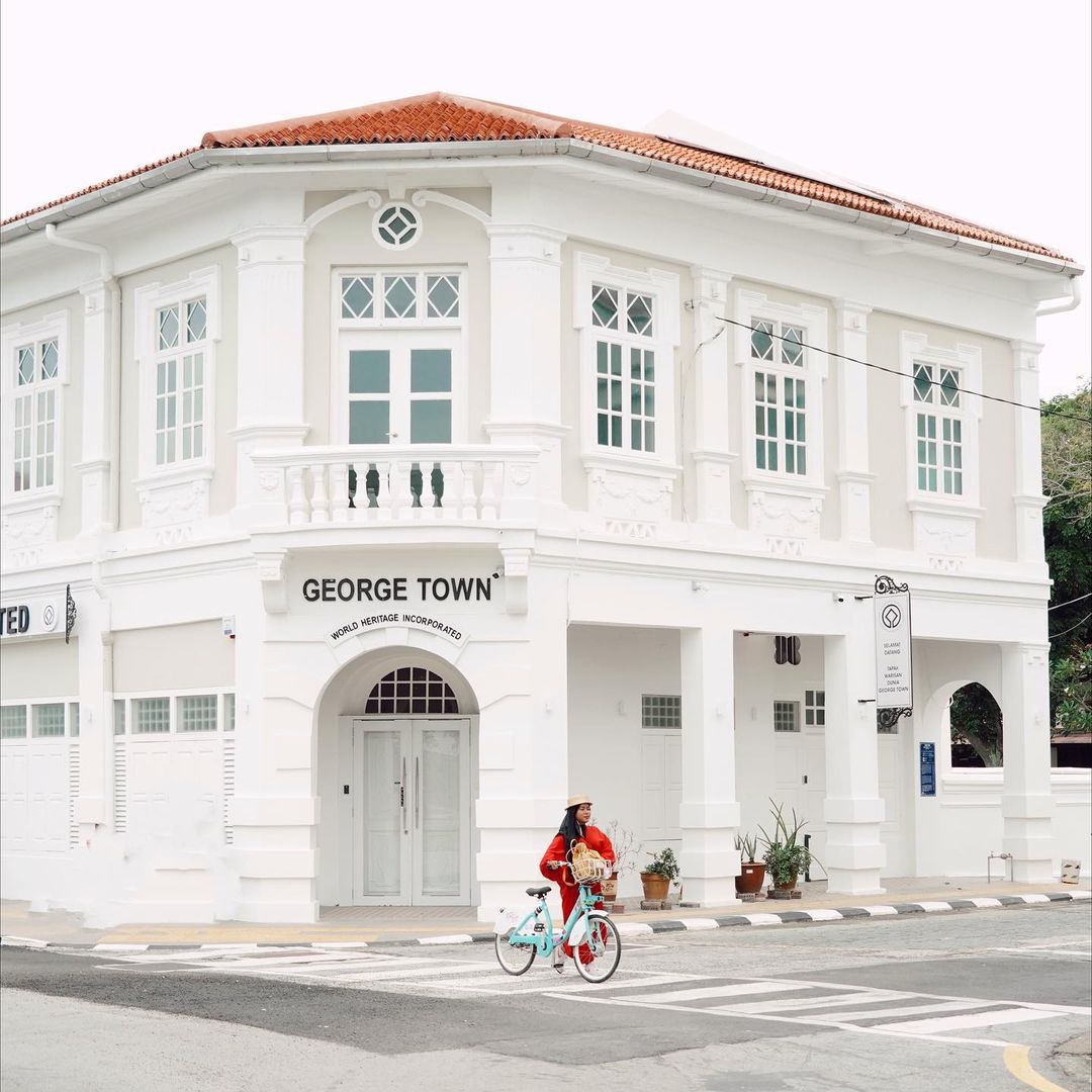 airasia's tweet photo. Anyone dreaming of a trip to #Penang? 💭
Tag your travel buddy and plan your trip now on airasia Super App! ✈️
#airasia #airasiasuperapp #airasiatravels #flysafewithairasia #travel #malaysia #wheretonext #penangstyle #penangstreet #georgetown https://t.co/QK1S8uAt6y