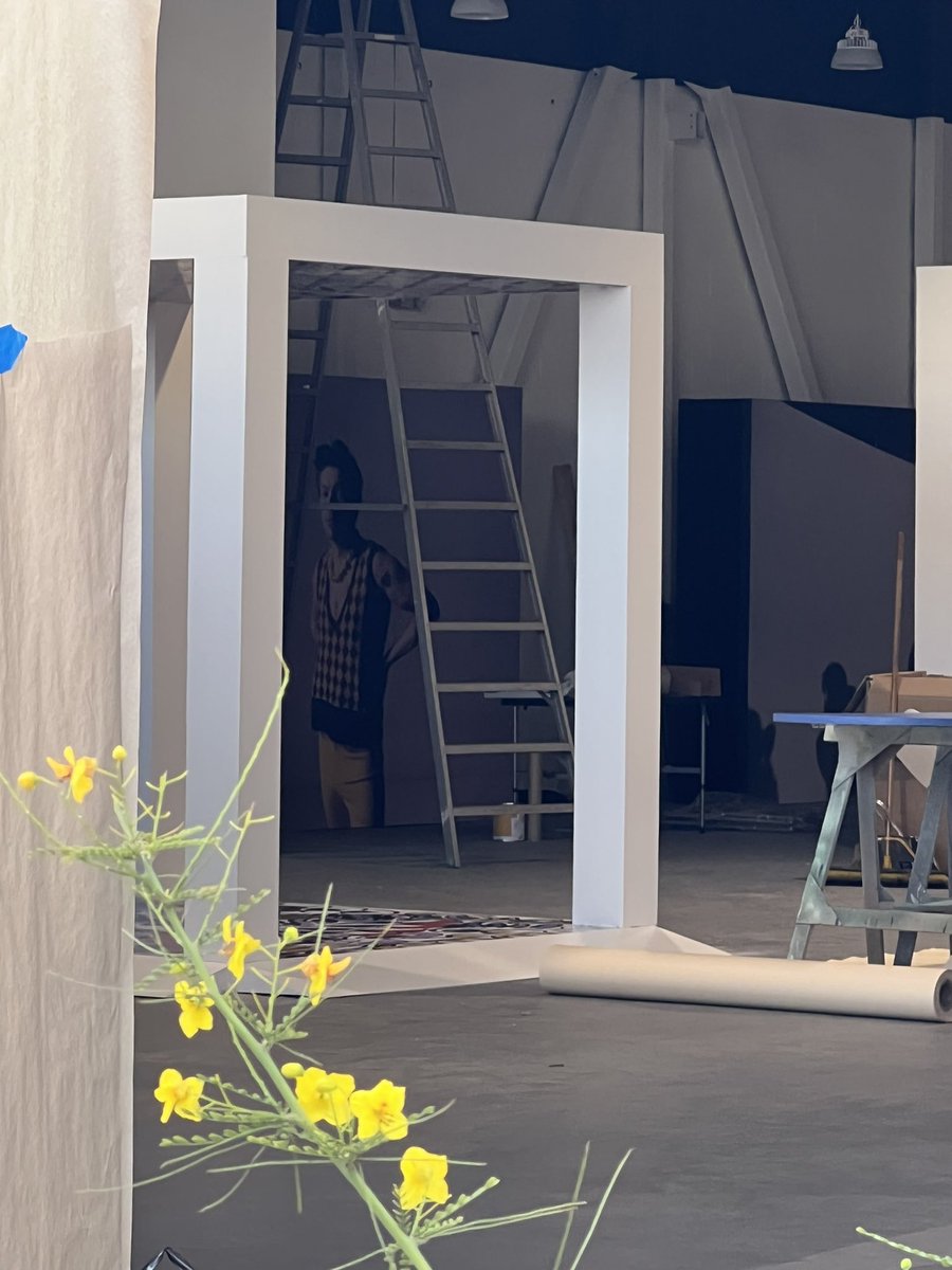 hsdaily's tweet photo. A look inside the LA pop up shop being set up! (via @stylesinthealps) https://t.co/BBYZhDSPYE