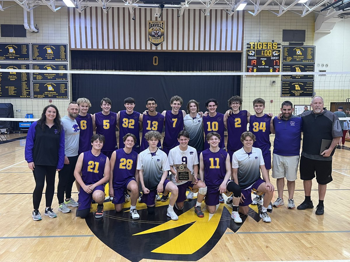 EHSActivityDir's tweet photo. The boys battled through five sets and ended up District  Champs!
#ehs63025 https://t.co/HBftOsaX88