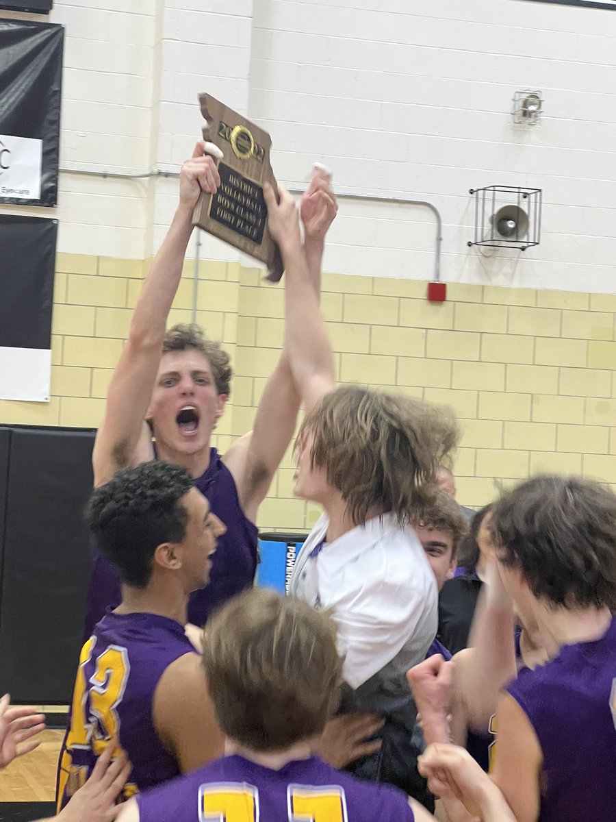 EHSActivityDir's tweet photo. The boys battled through five sets and ended up District  Champs!
#ehs63025 https://t.co/HBftOsaX88