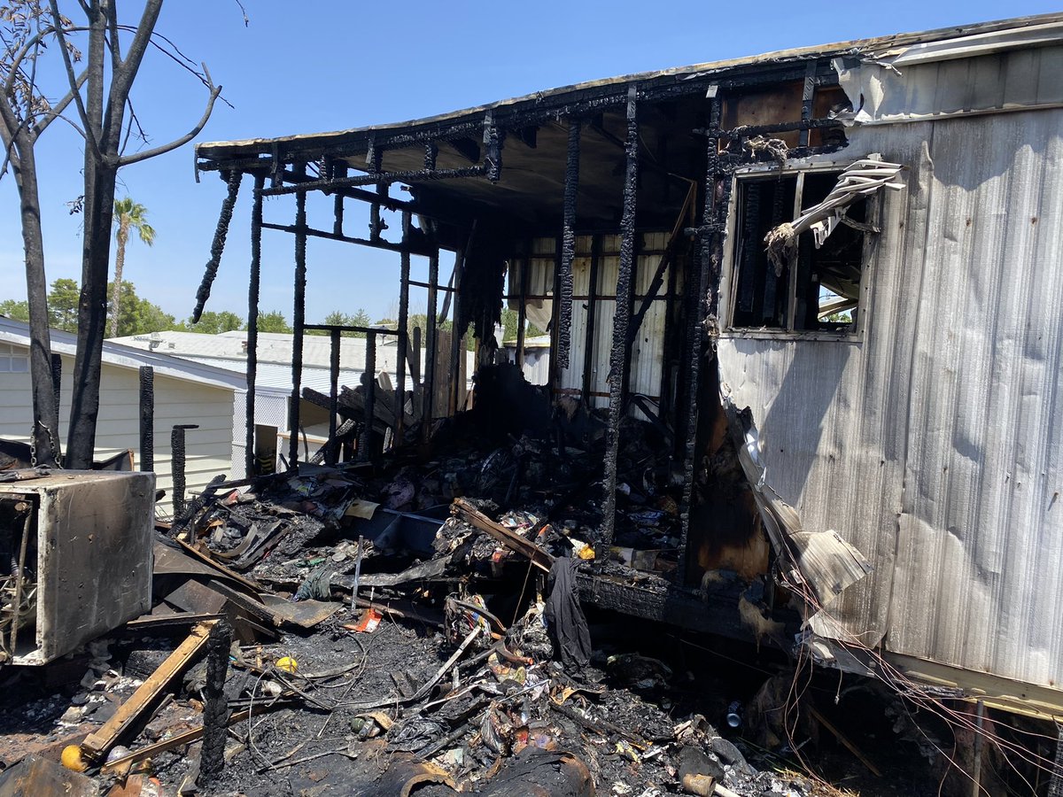 kerncountyfire's tweet image. Mobile home fire sends one person to the hospital, kills multiple pets

Details: bit.ly/3MrXizu
#kerncountyfiredepartment