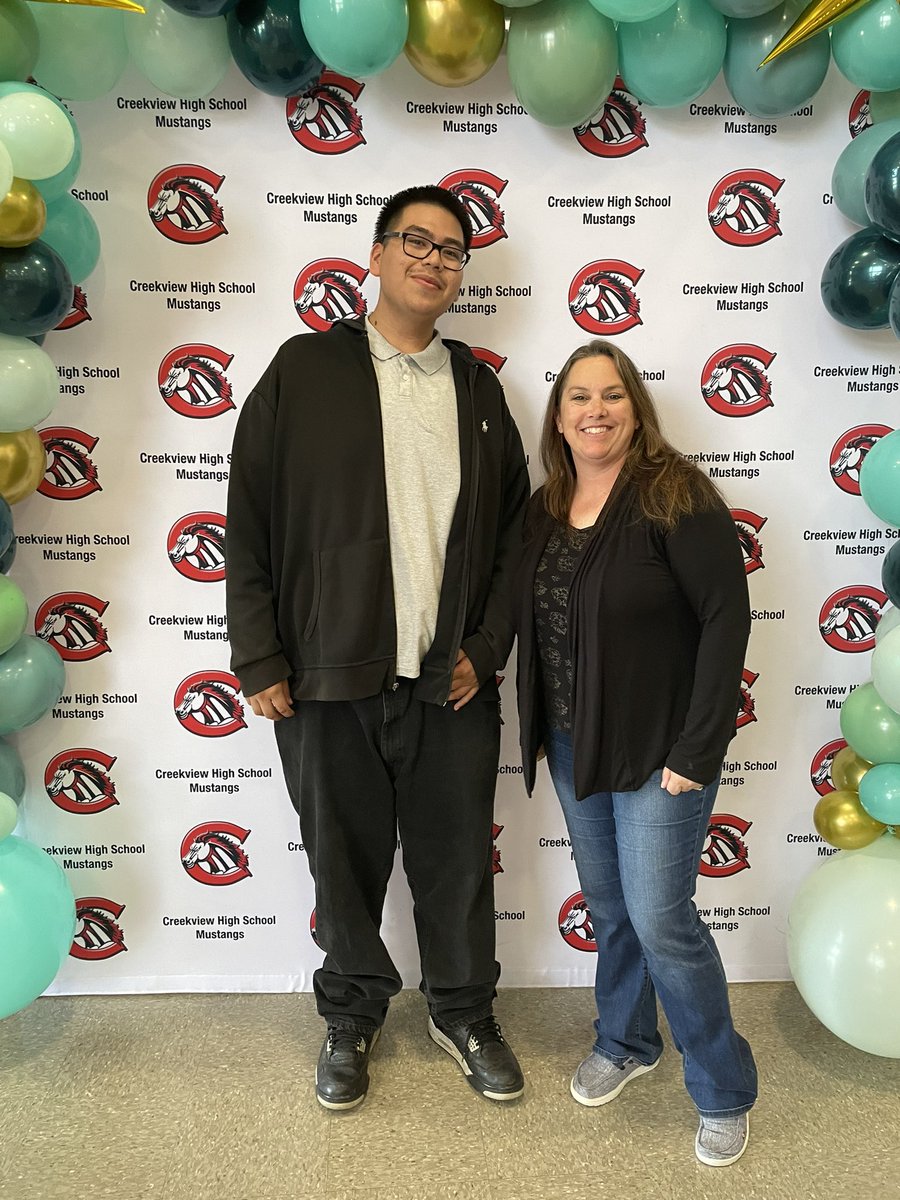 karle_stoll's tweet photo. What a Special Event.  I love how @CreekviewPrinc provides so many opportunities to celebrate our students. @Inspirations @CreekviewLeads https://t.co/QYXhRbnrma