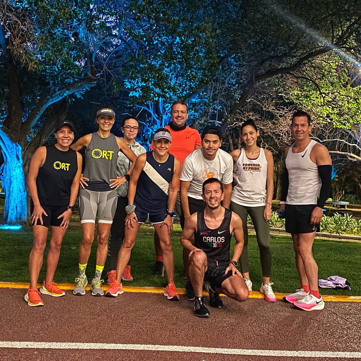 carlos_runs's tweet photo. Contrario a lo que algunas personas piensan, a veces es solo necesario una dosis de “amistad” para que tus días sean mejores que ayer. 

#JustFriends 
#friendship #friends #running #runner #runningman #goals #runtoinspire #runhappy #runnerscdmx https://t.co/KXpEttSHA7