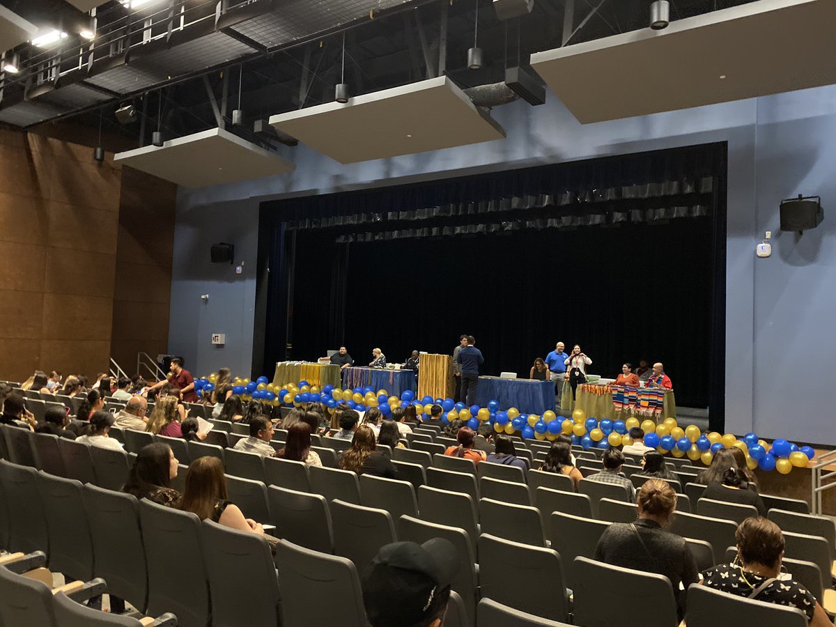 Milby_HS's tweet photo. Tonight we honored our seniors for their academic and community service achievements. Thank you @Principal @rpena3kr @MilbyNhs Mr Banda and everyone who made this celebration memorable for our students and their families. https://t.co/FEDjroP1l4