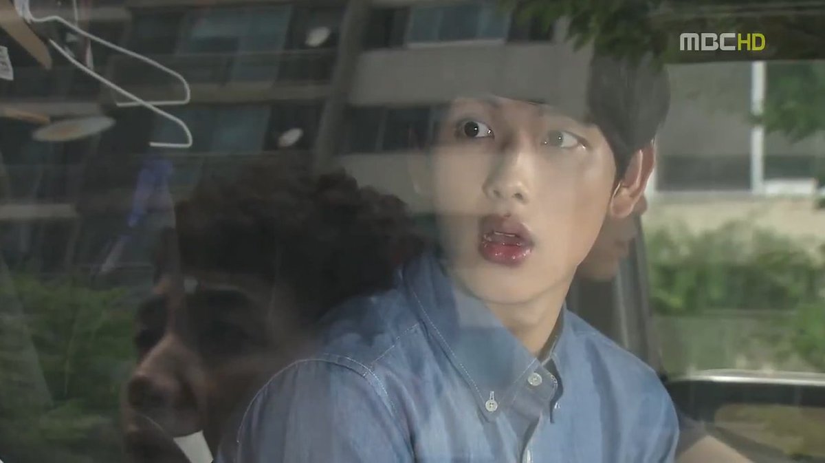 SiwanNoContext's tweet photo. 우츠동 닮은 임시완을 본 군대썰 https://t.co/G47kCZwHcI