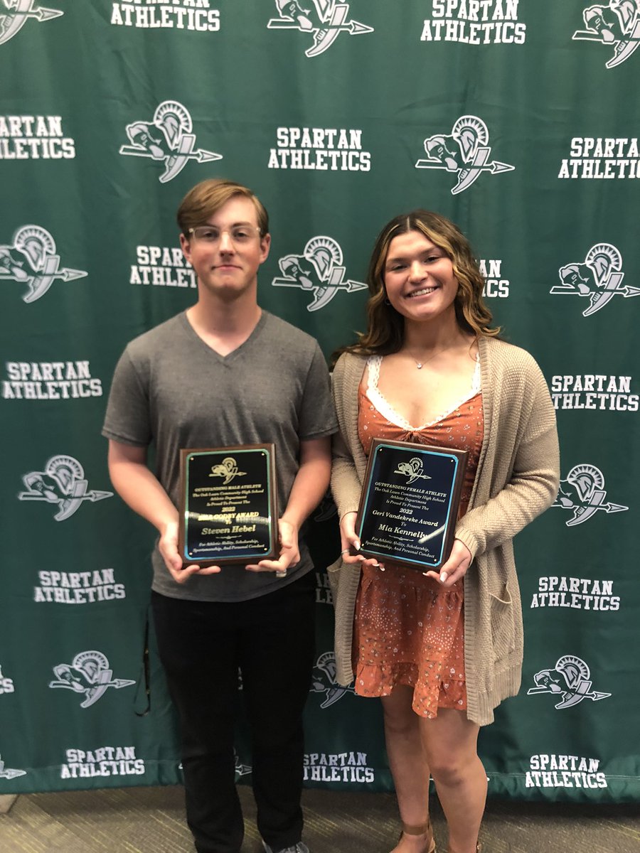 Male Athlete of the Year <a href="/steven_hebel12/">Steven Hebel</a> and Female Athlete of the Year Mia Kennelly <a href="/olchsgirlsbball/">Oak Lawn HS Girls Basketball</a> #olchspride