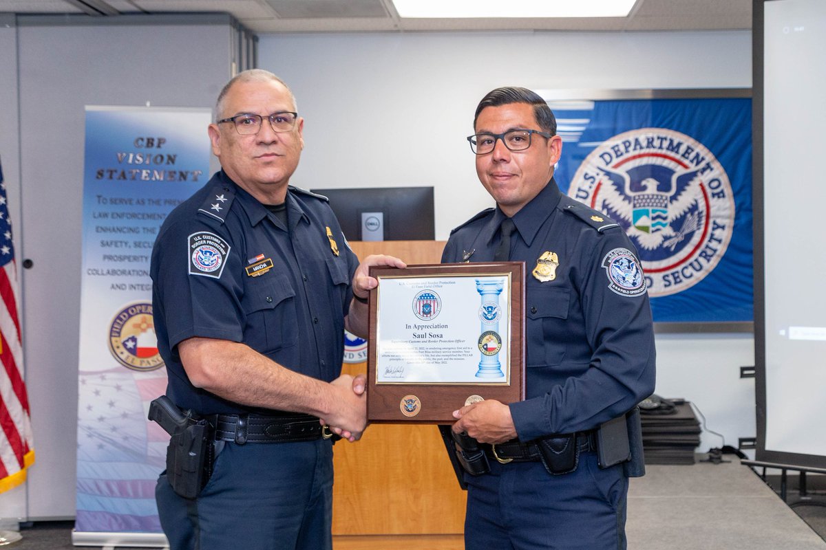 DFOElPaso's tweet photo. #ElPaso Supervisory @CBP Officer Sosa was credited for saving the life of a 20-year-old soldier whose leg was amputated in a motorcycle accident. Without hesitation he administered life-saving aid. Sosa’s actions embody #CBPs core values of Vigilance, Service and Integrity. https://t.co/tmokGZFQPR