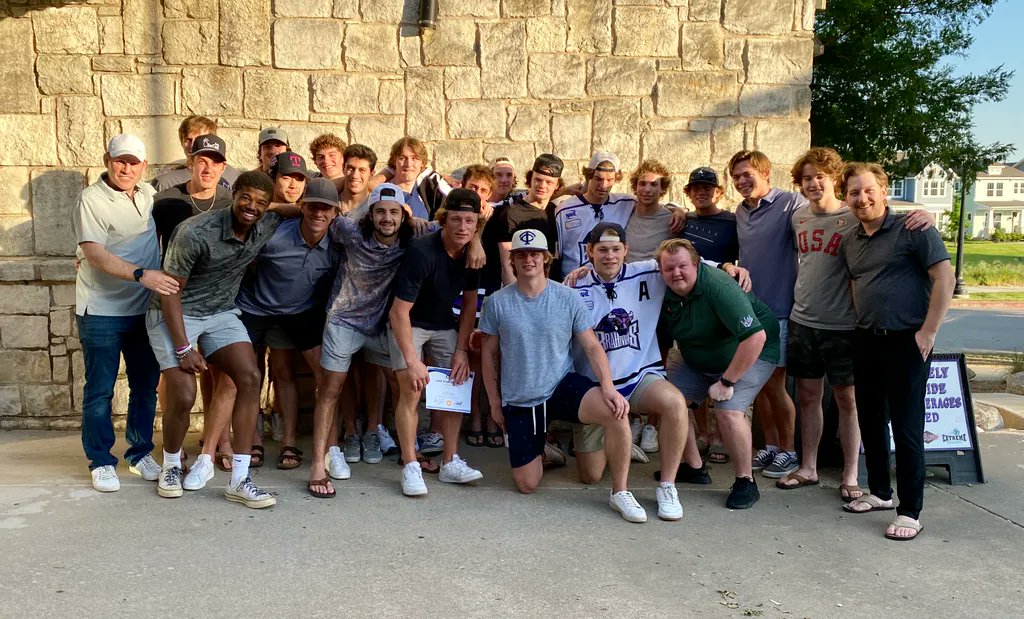 One final group picture for the road 📸

We’ll miss this group for sure! 

#LetsGoBrahmas