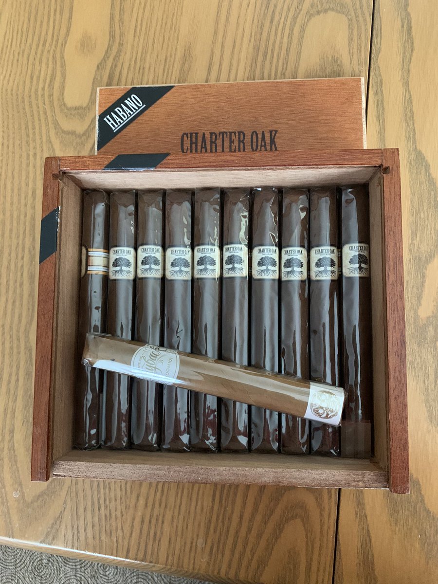 Mike_W_Simpson's tweet photo. Got some reinforcements today #cigars https://t.co/fRu1EfnHfM
