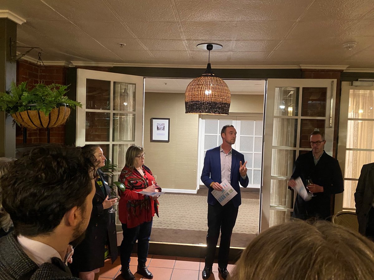 Great to see so many of you at our mid-week mingle last night!
With the #election just around the corner, #Canberra's #communication professionals were out and about to hear the latest on the campaign front...