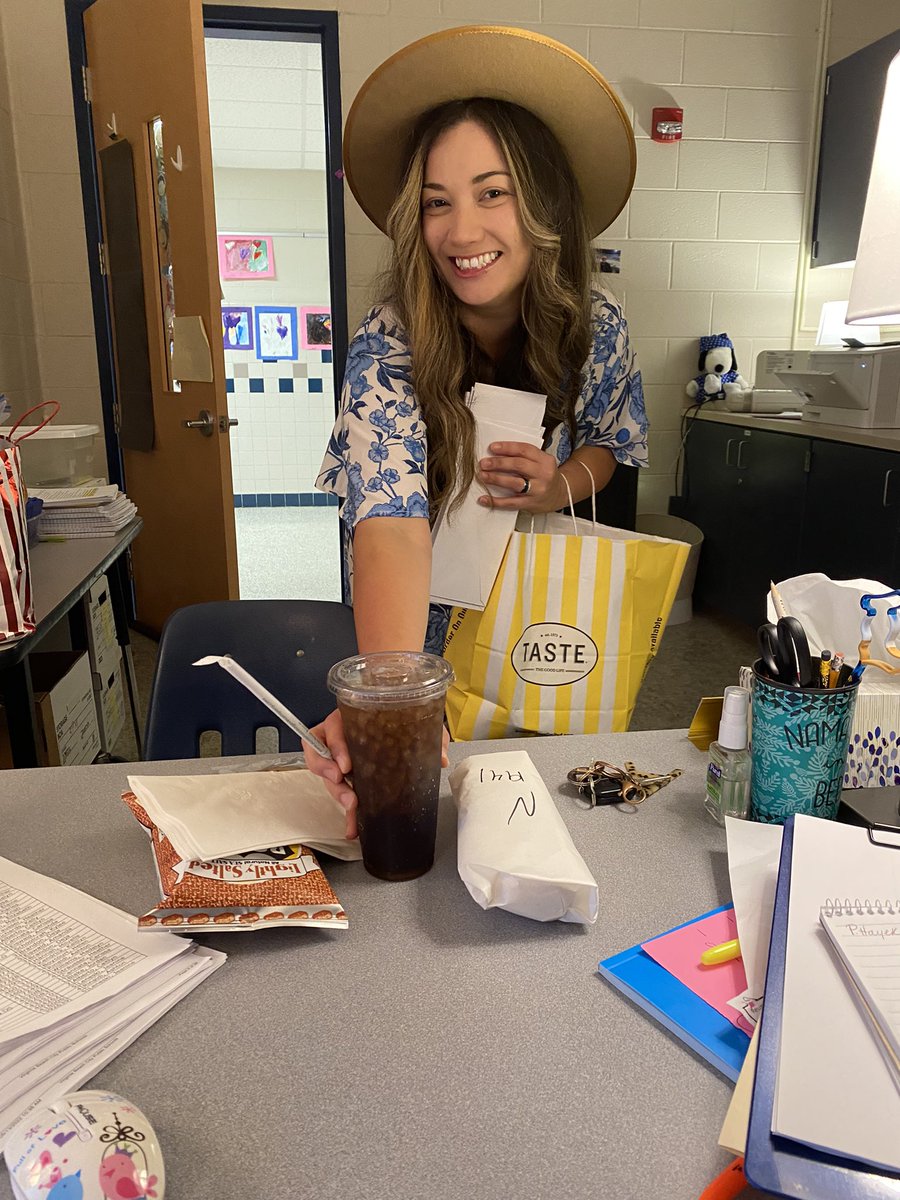 Thank you <a href="/PMESPTA/">Pembroke Meadows PTA</a> for thinking of us for technology appreciation day! We could definitely feel the love— lunch delivered with a smile! #tasteforthewin @ITS_LPate <a href="/AlenaWaskey/">Alena Waskey</a> <a href="/cspivey1956/">Charles Spivey</a> <a href="/Tajkirsch/">Tara Kirsch</a>