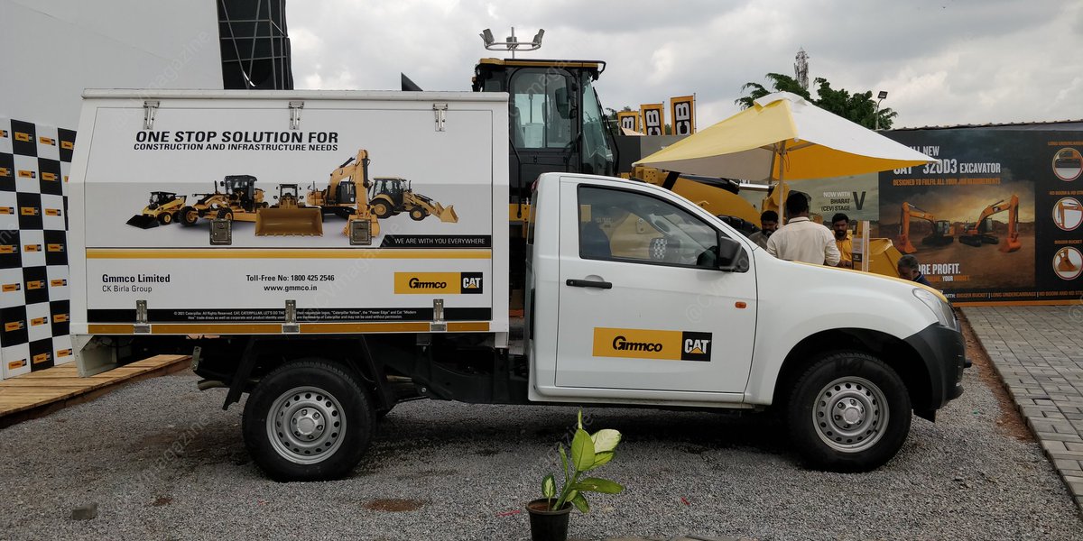CVmagazine's tweet photo. At the Caterpillar stall, these machines are massive!! 
- In our recent issues we covered the mobile service van offered by CAT
- One machine along with the Excavator is scheduled for launch soon
@CaterpillarInc
@CII_Excon 
#cii #Excon2K21 #construction #excon22 #excon21 https://t.co/2zkwqFLjO7