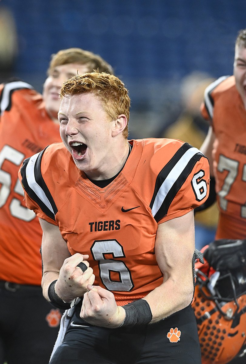 PressProsMag's tweet photo. Versailles' Carson Bey, New Knoxville's Ellie Gabel selected as 2022 MAC sponsor scholar-athlete award winners on Press Pros.  Read about them:  https://t.co/oQvn6Dg98U https://t.co/rSIhvDvhar