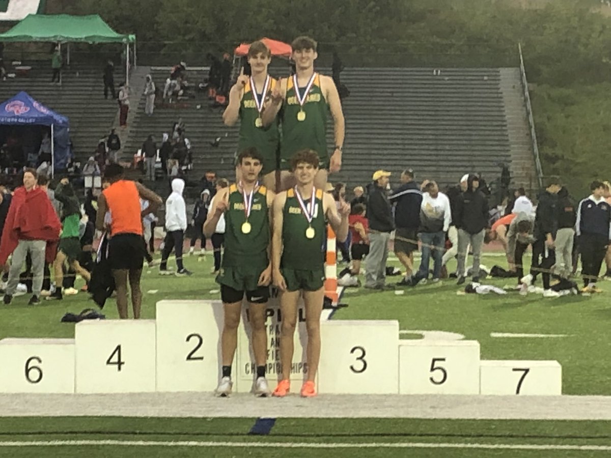 dllancers_tf's tweet photo. DL boys 4x400 improve their time by 4 seconds to win the 2A WPIAL 4x400 title! https://t.co/jWYZBWtrII
