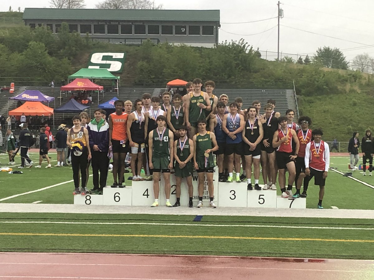 dllancers_tf's tweet photo. DL boys 4x400 improve their time by 4 seconds to win the 2A WPIAL 4x400 title! https://t.co/jWYZBWtrII