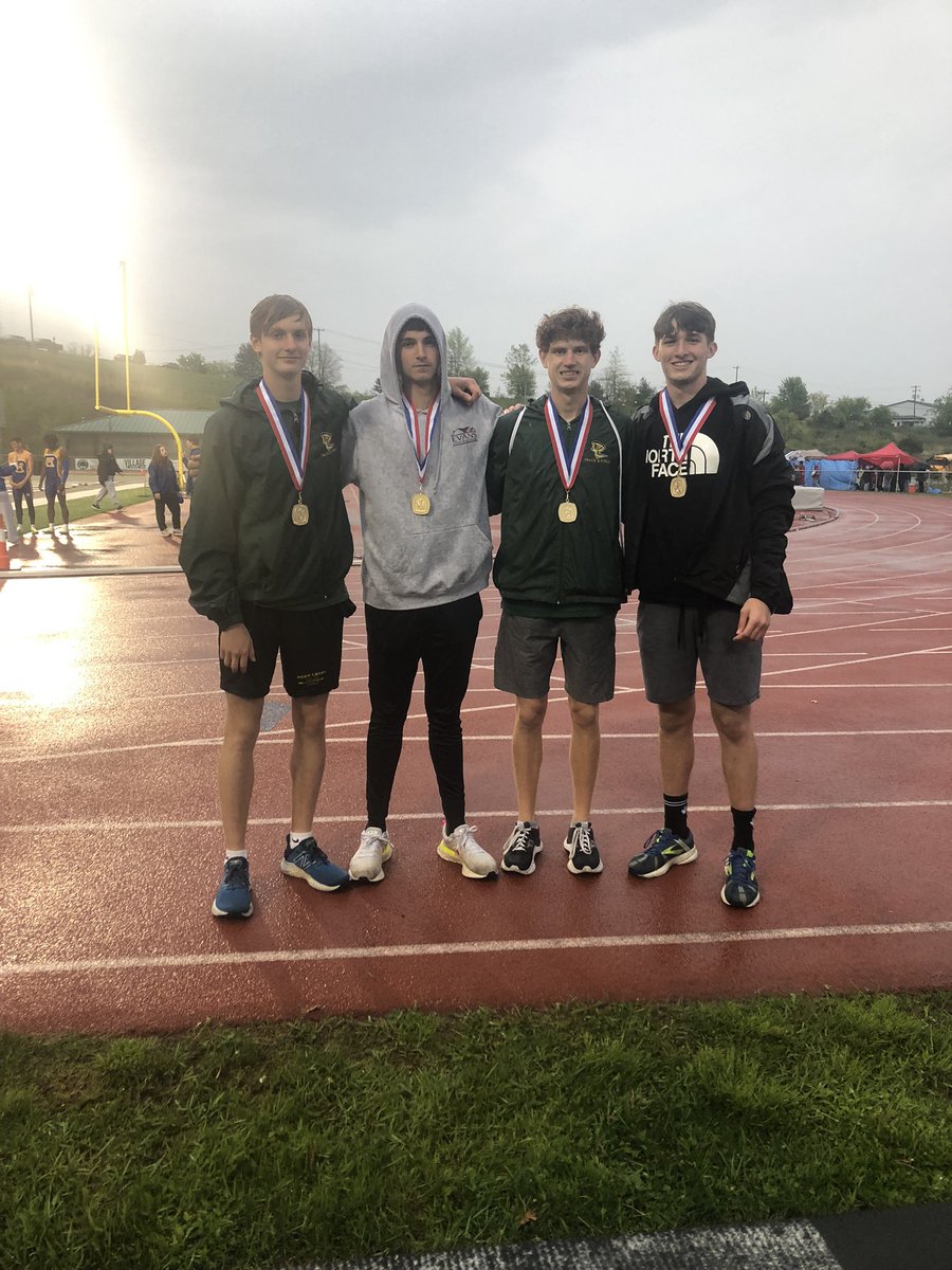 dllancers_tf's tweet photo. DL boys 4x400 improve their time by 4 seconds to win the 2A WPIAL 4x400 title! https://t.co/jWYZBWtrII