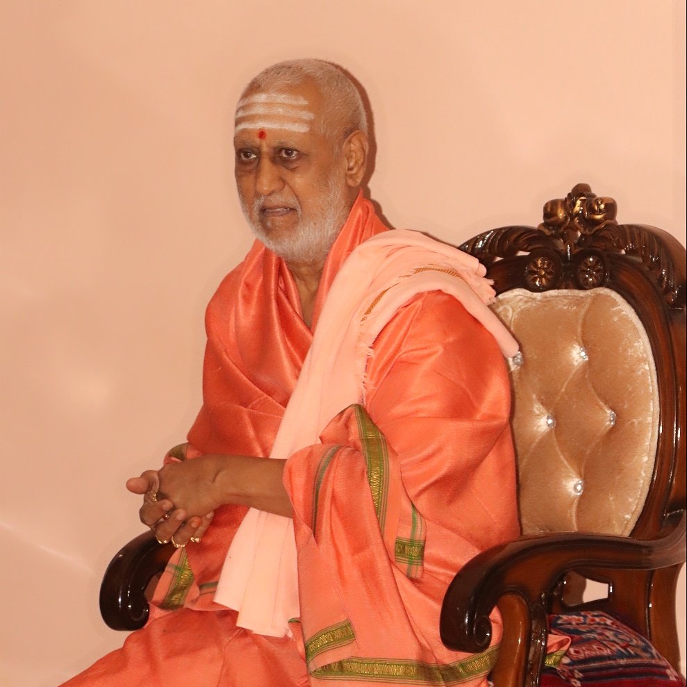 BidarMath's tweet photo. Sadguru Sri Dr. Shivakumar Maha Swamiji Sri Siddharudh Math Chidambar Ashram Gumpa Bidar...🙏 https://t.co/XvEH1eqCj9