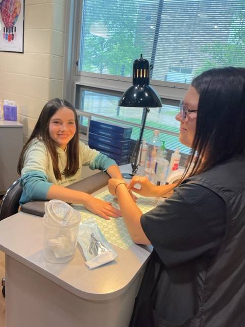 MillstreamCC's tweet image. Today we also hosted girls on the run from Chamberlain Hill. The elementary students got to work with our cosmetology students and instructors. Fantastic learning experience for all! #theSTREAM #corevalue1 #createconnections