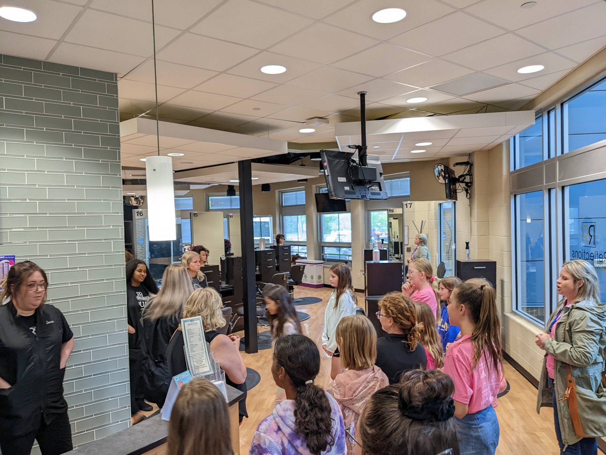 MillstreamCC's tweet image. Today we also hosted girls on the run from Chamberlain Hill. The elementary students got to work with our cosmetology students and instructors. Fantastic learning experience for all! #theSTREAM #corevalue1 #createconnections