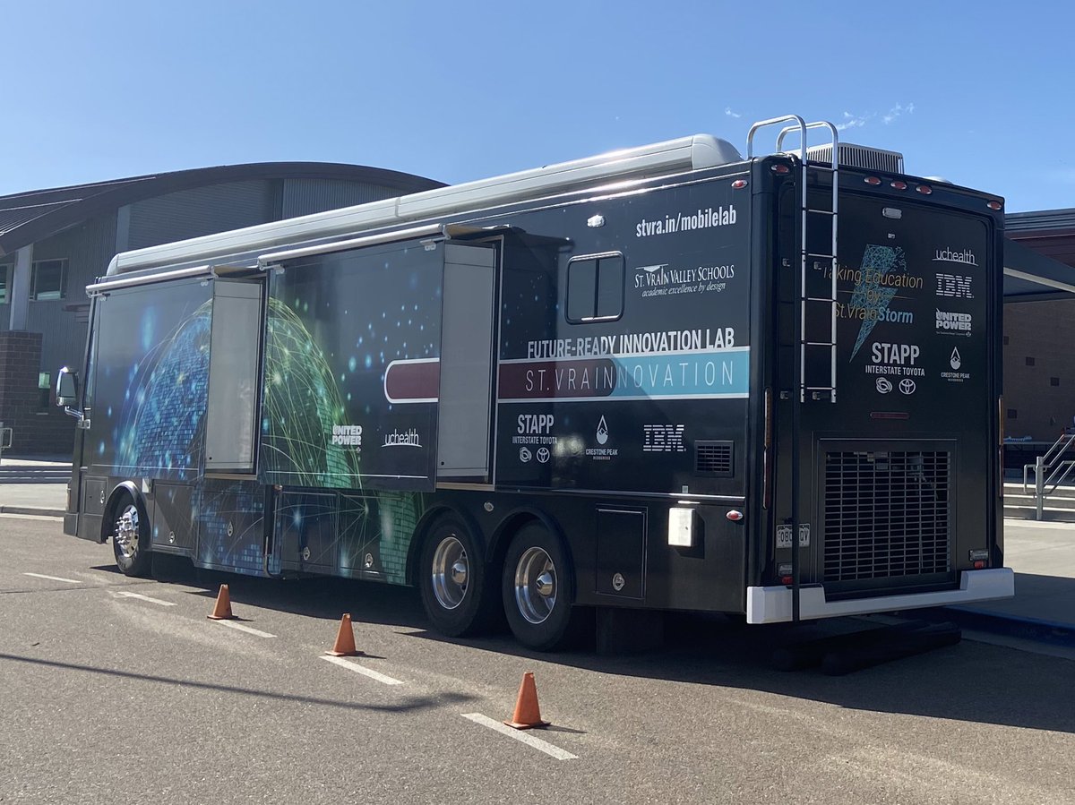 willisowen01's tweet photo. I had a great time visiting Mead High School with the Mobile Innovation Lab this evening for the #DesignGuild. What a fun event with a fantastic community turnout! #StVrainStorm @stvrainnovation @MeadHS https://t.co/edATCUVdMD