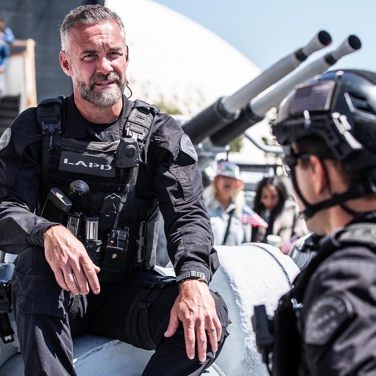 swat_deaconluca's tweet photo. always take the high ground.
or just find a comfortable seat in between takes.๐
see ya Sunday night for the @swatcbs SEASON FINALE!!
5/22 at 10pm on @cbstv
@The_VINO
Repost @jayharrington3
#swat #swat2022 #swatseason5 #swatsunday #swatcbs #swatseasonfinale
(S5xE22) https://t.co/QtIJbAEOV0