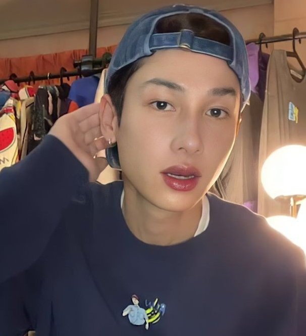 atpxirises's tweet photo. when gun atthaphan flips it back, we're over. https://t.co/9mnLJnIs2R