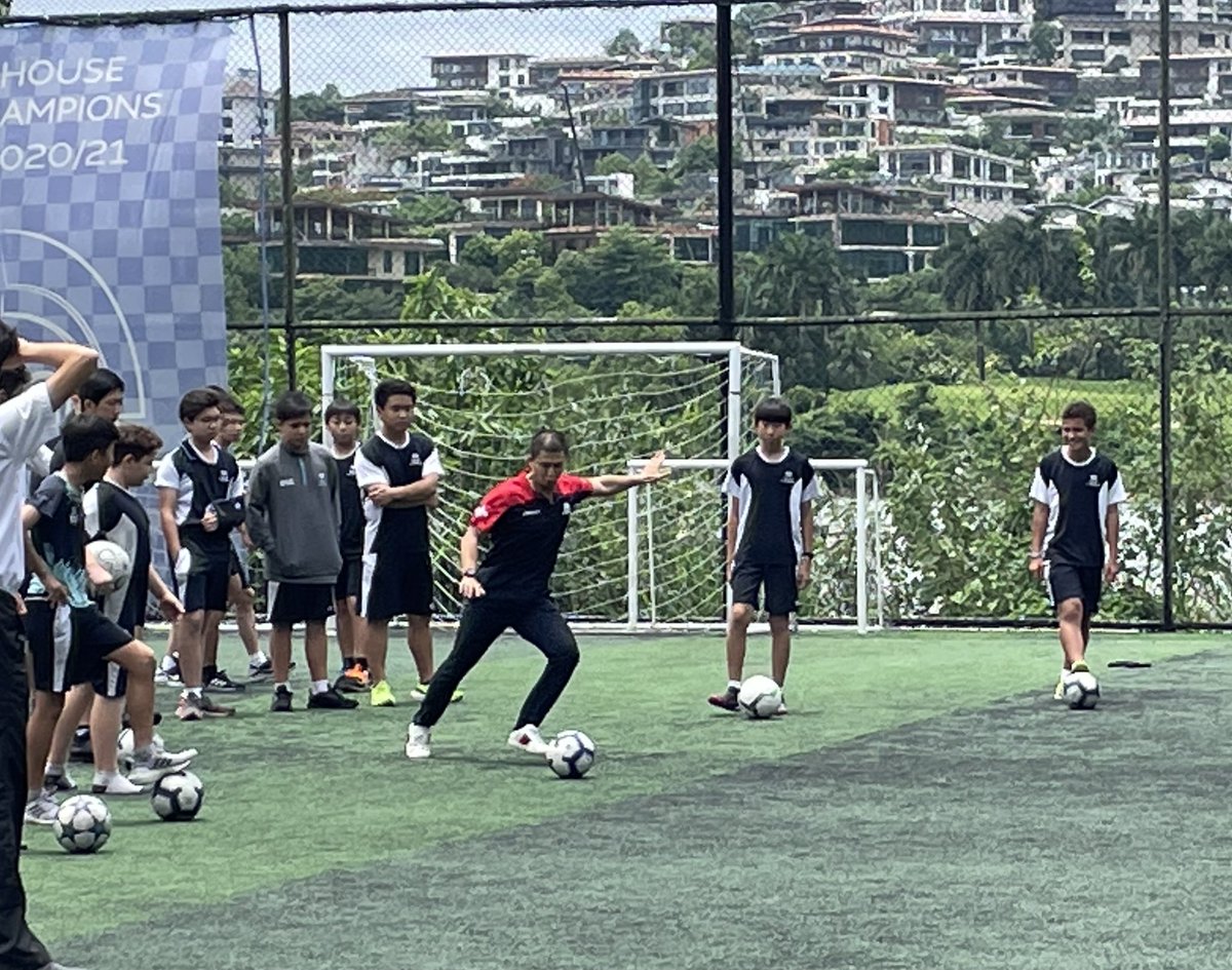 BSGNAE's tweet image. Wellbeing week at BSG “Beat the Keeper” with Mr Ali and “Abs Challenge” with Ms Heron.
The aim of the week is for students to participate in a range of activities that focus on physical and emotional wellbeing. #Wellbeing #wellness @NAEducation