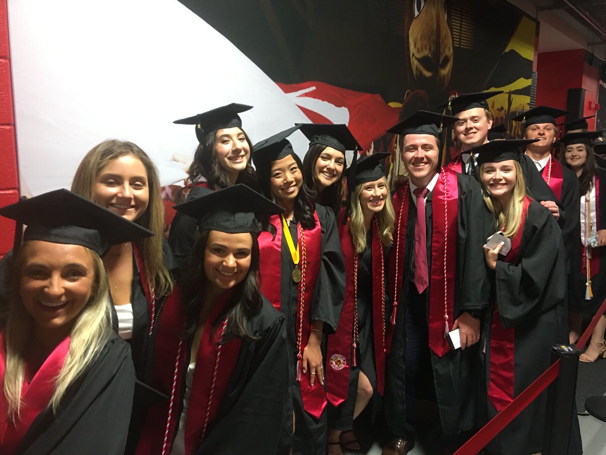 SmithSchool's tweet photo. Congratulations to all today's graduates in the #Maryland Smith Class of 2022!!!

🎉 🐢 🎓 🎊 #SmithGrad #UMD #CollegePark https://t.co/WvlPunsFy3