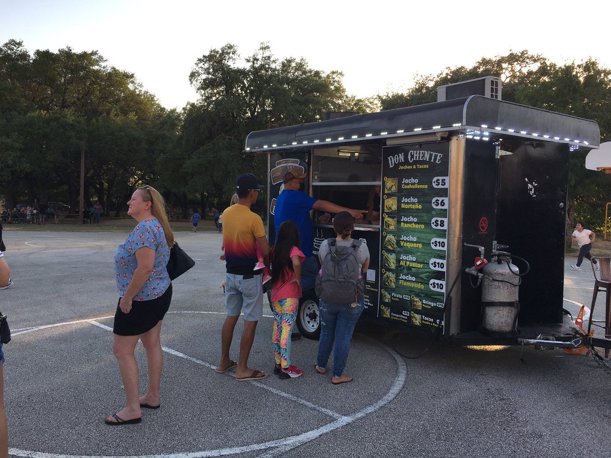jhudon14's tweet image. Our Discovery Showcase was a HUGE success!!! A special THANK YOU to @KONAICE and @JochosDonChente for serving our families! @NISDLeonValley #LVESTEMLab @Ozobot #codeandgo #strawconstructors #marblerun #orbootinteractiveglobe @HEXBUG @LEGO_Group #stomprockets #force1scootdrone