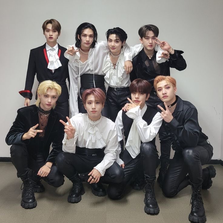 lovinganakin's tweet photo. @TheFirstOkiro kpop <33 https://t.co/mhjgMAJfB5