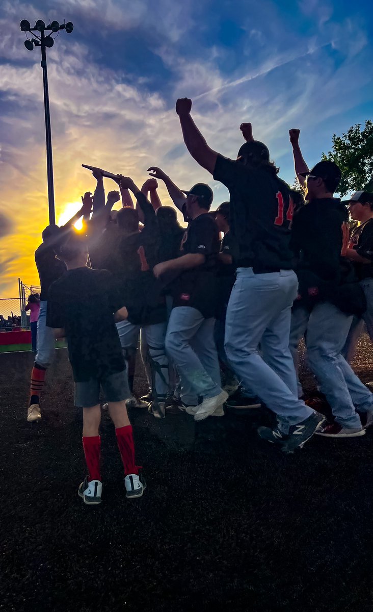 PtownPanthersMO's tweet image. Add another district title to the wall! Great 6-2 TEAM WIN over Clark County! #palmyrapanthers #PositiveEnergy #wearepalmyra