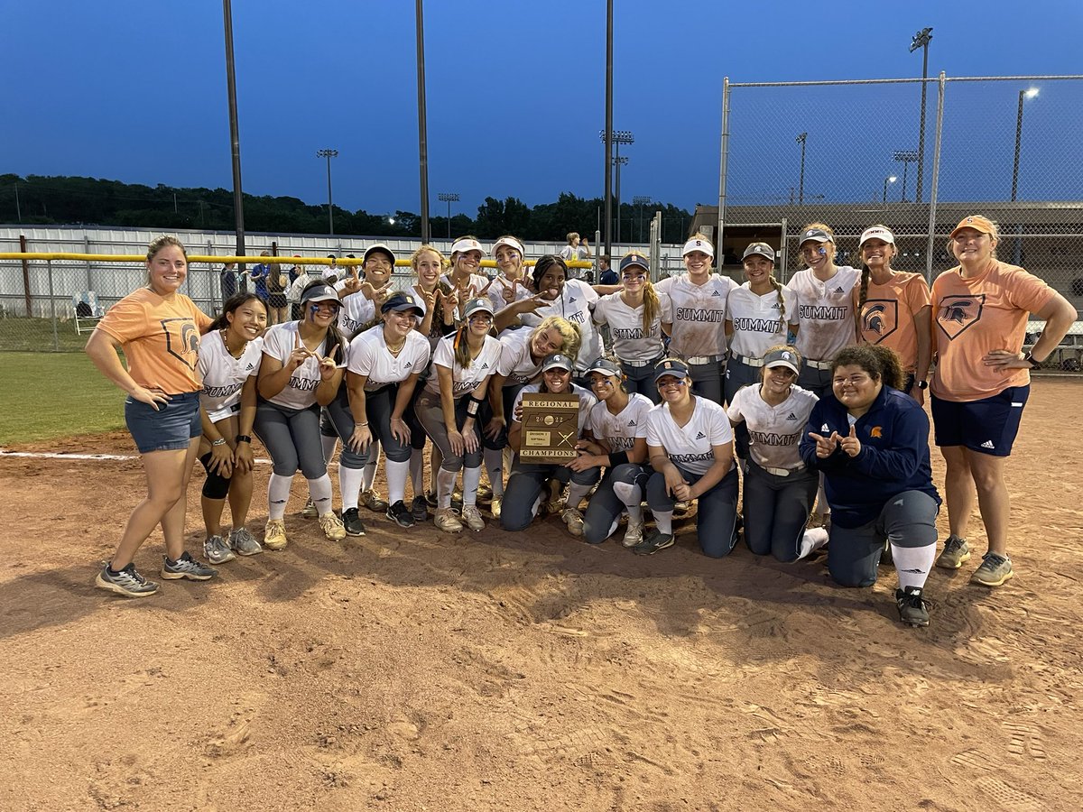 wcsSHS's tweet photo. Summit Softball region champs! 💙🧡 https://t.co/Bb6as7mivr