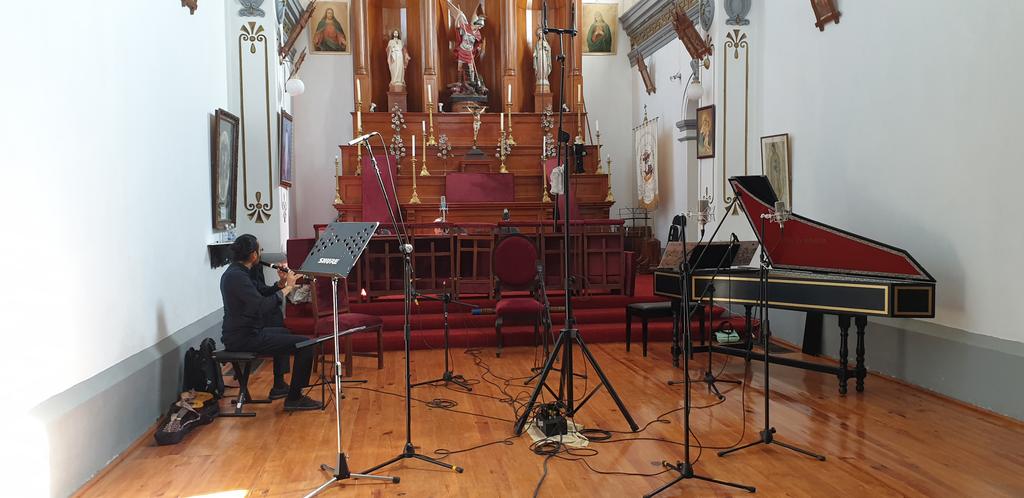 tenorvictor's tweet photo. De Ciudad de México a Toluca. Ahora grabando un cd al ensemble #ditirambo de Yurev Rivero con músicas de lo más interesante y una energía desbordante. Aún unos días para disfrutar de este maravilloso país. #quevivaméxico #grabacion #discos #vnstudio @GancedoSonia @VNmusica https://t.co/mCA4POe759