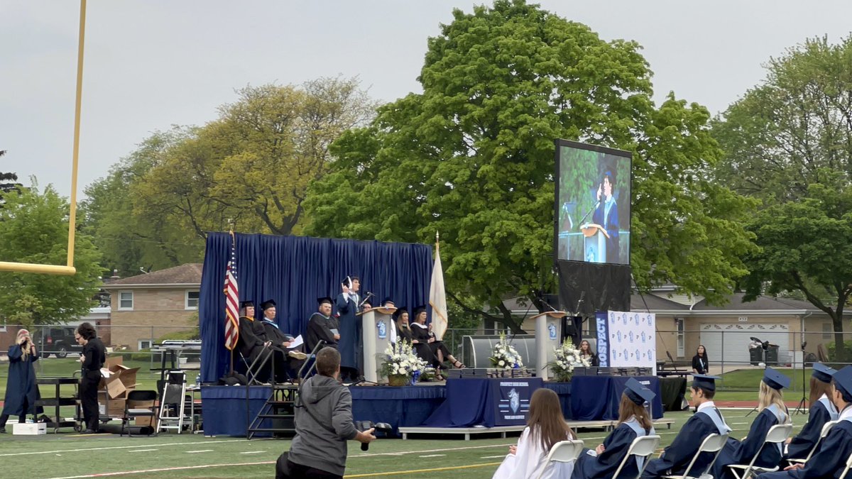 DrJoyceKim's tweet photo. @KnightsofPHS Class of 2022, congratulations! You are everything and more. Thank you for making my life more full just by being in it. ❤️ #weepingmess https://t.co/k2tPEVBDwR