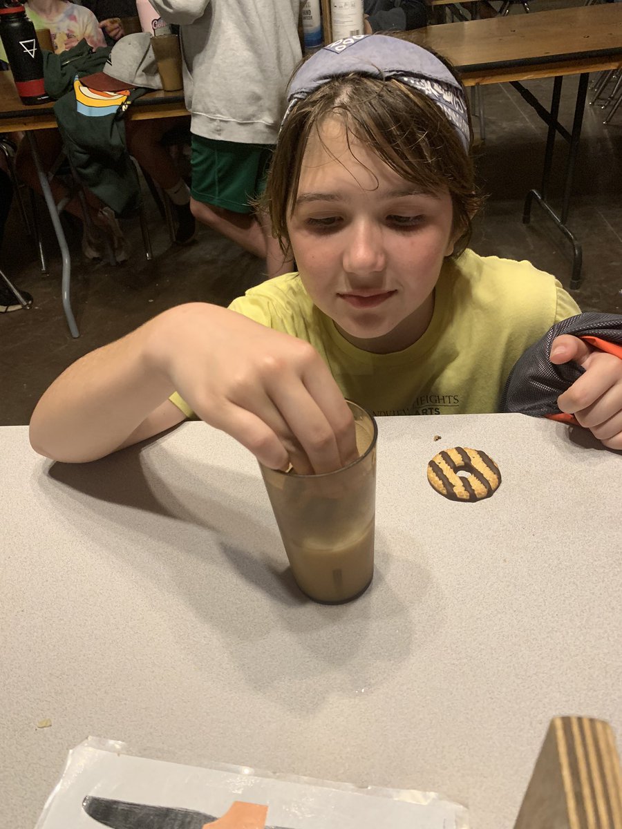 erprls's tweet photo. Milk and cookies https://t.co/lp4fgpppQV