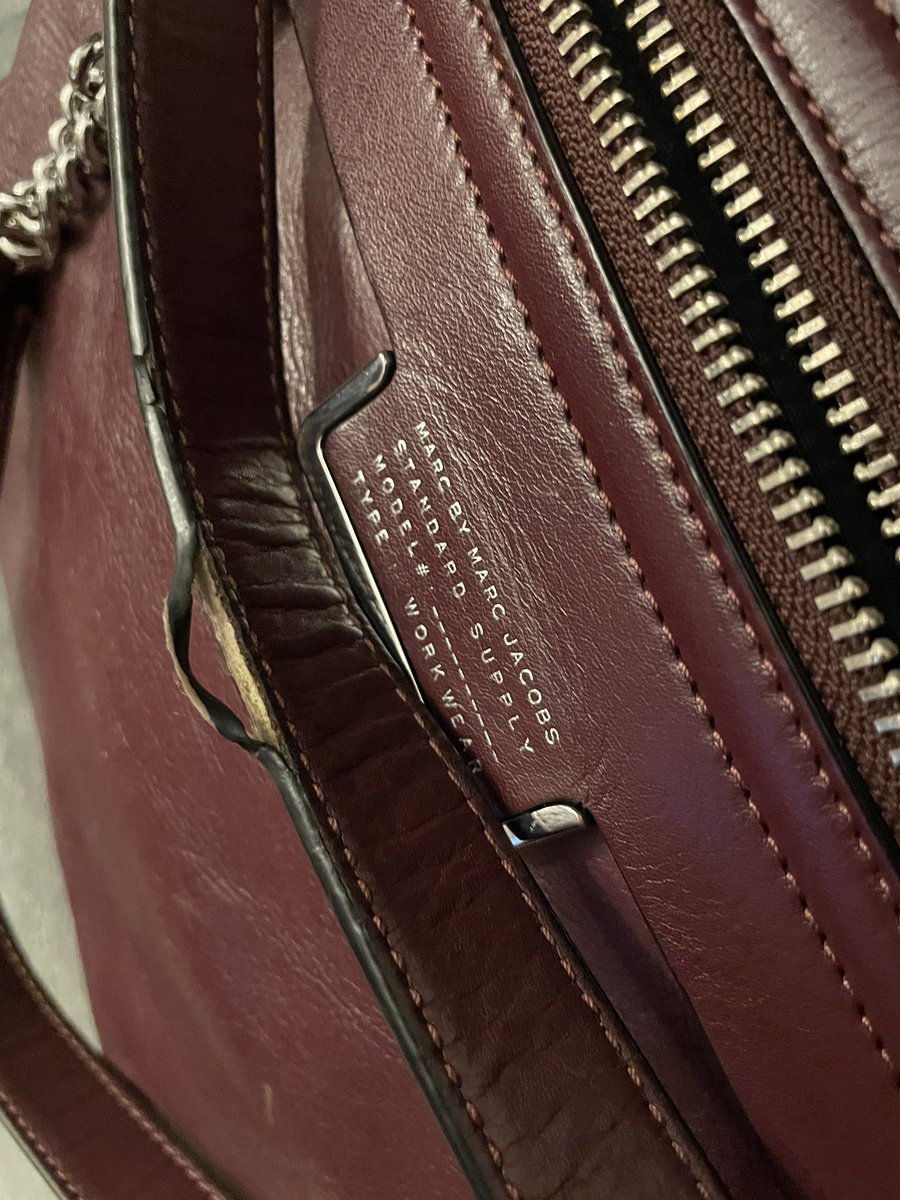 Dawn_Walsh's tweet photo. For the amount of money this @marcjacobs bag cost, this shouldn’t happen! This happens to my cheap bags. #sodisappointed #marcjacobs https://t.co/OmvR0wEptq