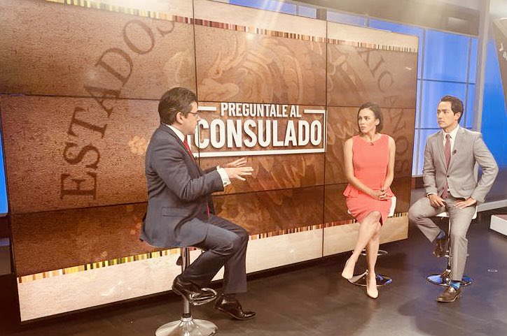 jorgem_yescas's tweet photo. 🏁Iniciamos hoy con el segmento semanal #PregúntaleAlConsulado en el noticiero vespertino en vivo de @TelemundoAZ.

📌Charlamos sobre las diversos servicios y actividades del @ConsulMexPho para nuestra comunidad🇲🇽 en AZ.

¡Gracias a nuestros amigos de #TelemundoAZ por el espacio! https://t.co/Uw9rM9LnV2