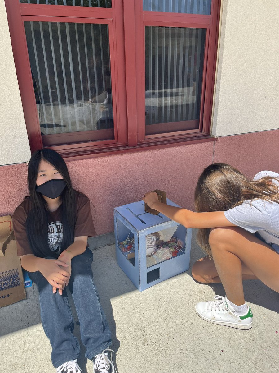 DyAnn_Donnell's tweet photo. Cardboard Arcade was a hit. Creativity, collaboration critical thinking, communication. I ❤️ Buljan! #buljanpride. #rcsdchampions https://t.co/6Ytta3XfIf