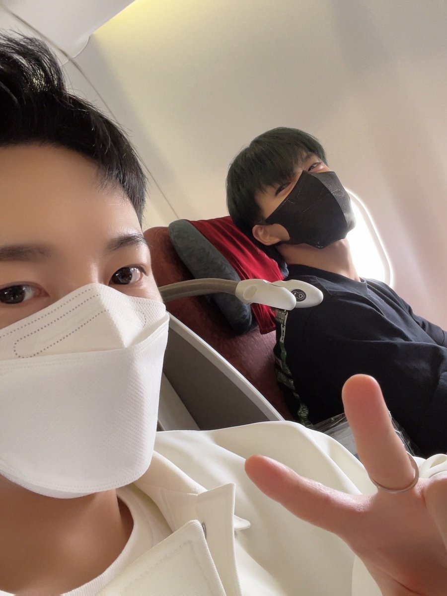 campdenoren23's tweet photo. /23fs/ NOREN SELCA GUYS https://t.co/6XebRX0k8s
