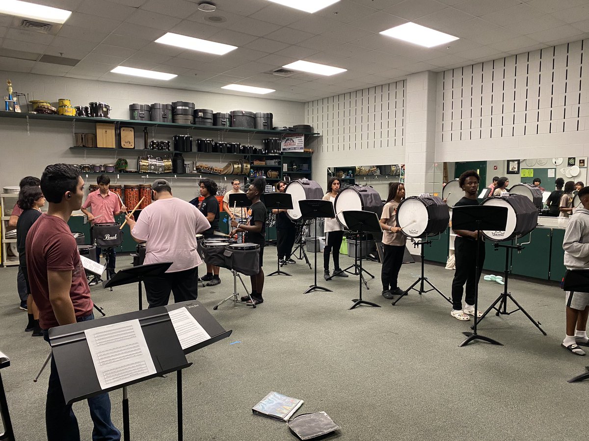 SPRING BAND tweet media