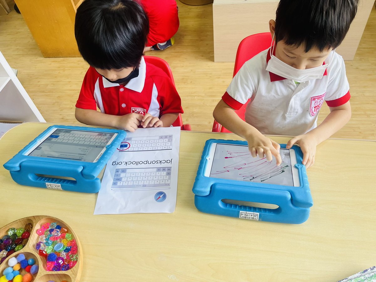 1WhitneyElliott's tweet photo. Jackson Pollock meets STEAM in JK4 @TISMacao Thanks to the very cool website, https://t.co/PDqTM9h0al,we can create our own Pollock inspired art! We can even independently navigate to the webpage and take screenshots of our creations. #growingwithgrit #STEAM #Pollock #artists https://t.co/CMvCEjkgl3