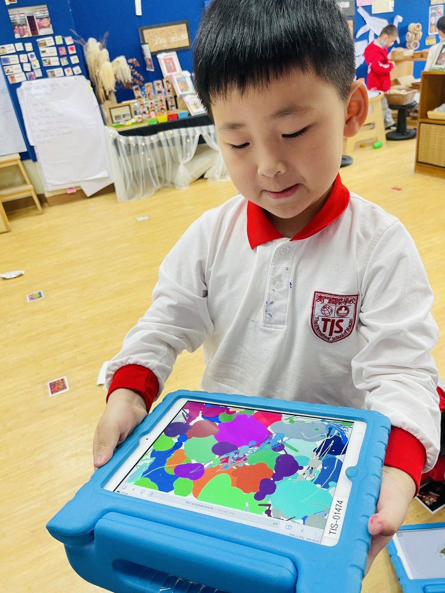 1WhitneyElliott's tweet photo. Jackson Pollock meets STEAM in JK4 @TISMacao Thanks to the very cool website, https://t.co/PDqTM9h0al,we can create our own Pollock inspired art! We can even independently navigate to the webpage and take screenshots of our creations. #growingwithgrit #STEAM #Pollock #artists https://t.co/CMvCEjkgl3